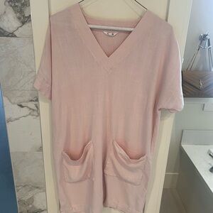 Splendid Pink V-Neck Dress with Pockets